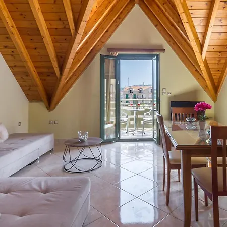 아파트 Chelmis Bella Mansarda *